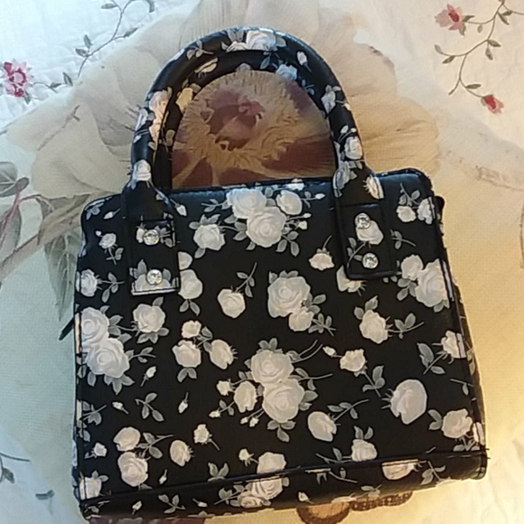 Candie's Handbags - 🌹gone 5-18 Candie's bag🌹